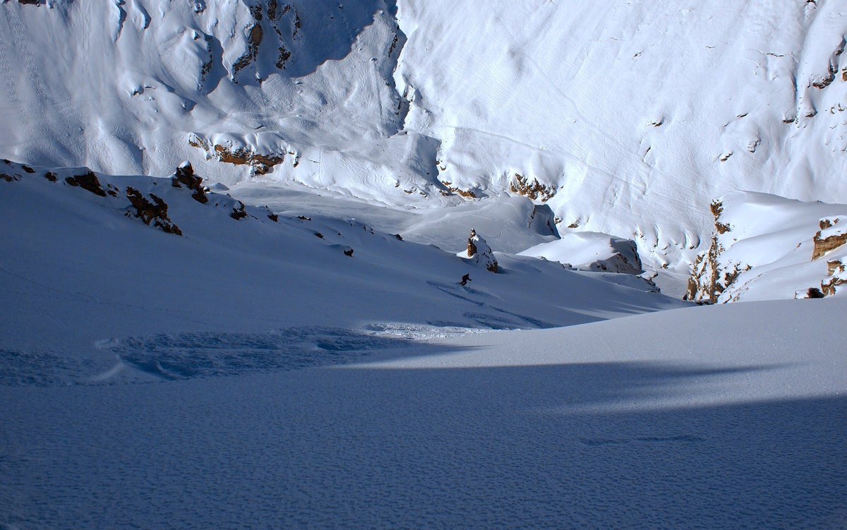 guidespacekilly's tweet image. &quot;Natura deficit, fortuna mutatur, deus omnia cernit.
La nature nous trahit, la fortune change, un dieu regarde d&apos;en haut toutes ces choses.&quot;
Les photos sont des photos d&apos;archives et le texte tiré des mémoires d&apos;Hadrien. Un peu de culture dans ce monde de neige... 😊📚🏂🎿