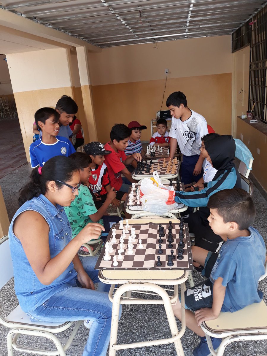 chessjavi777's tweet photo. #ajedrezeducativodavalos a full https://t.co/v9tfSc22Y4