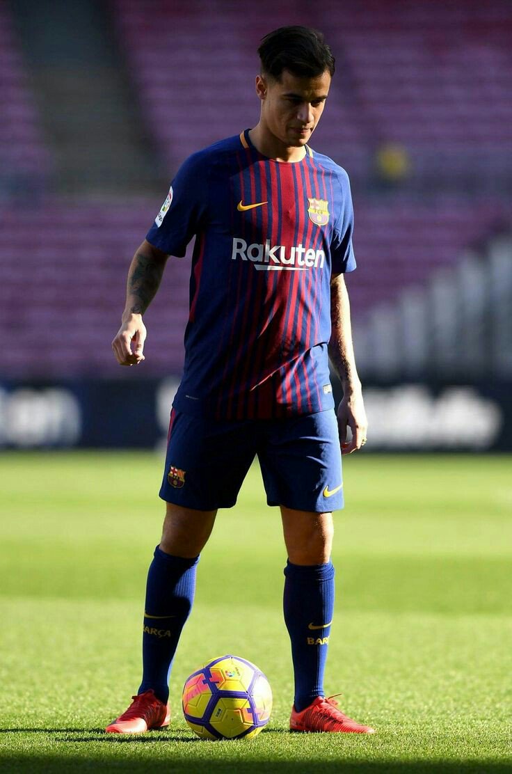 rockingAli5's tweet photo. Possible line up against Alves : Ter Stegen; Roberto, Pique, Umtiti, Alba; Rakitic, Busquets, Paulinho, Coutinho; Messi, Suarez.
Will Coutinho start from the beginning? #forcabarca #majesticmessi #Coutinho14 #dembele11 https://t.co/5UMUYIafmY