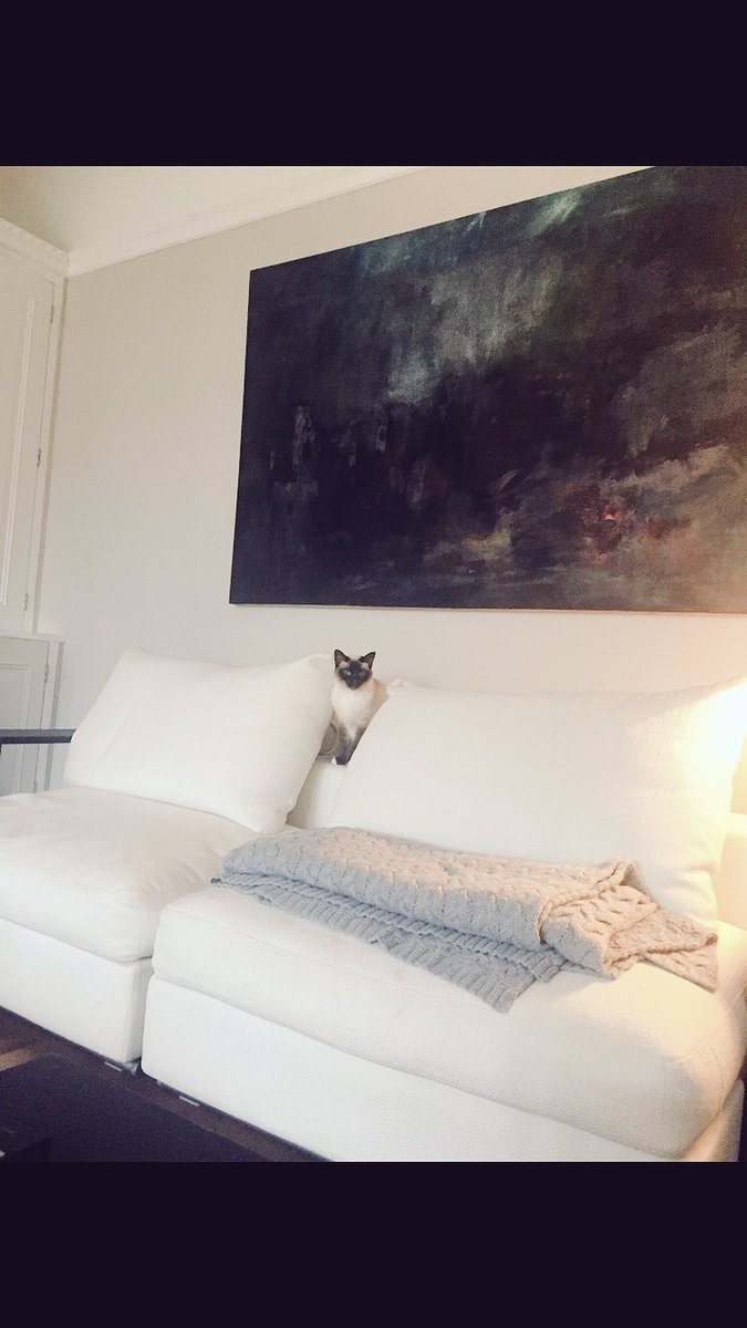 myleftfang's tweet photo. I’LL STAY OVER MY SIDE OF THE ROOM, YOU STAY OVER YOURS. #IdiotsGoHome https://t.co/P13NW6hmcC