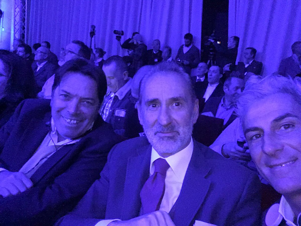 mauro_scovenna's tweet photo. Presentazione #TeamGazprom #Rusvelo #Colnago 🚴♂️🚴♂️@InbiciMagazine @Ricvanmagren https://t.co/kvn0yFUtN0