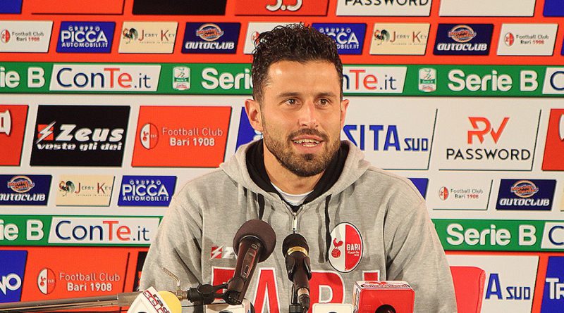 fcb1908's tweet photo. 📽️Grosso: “Empoli più forte di noi, subito a lavoro”
➡️https://t.co/tNEBxtJHNG
#BAREMP #intervista #interview #amalabari #amalabari110 #forzabari ⚪🔴🐔 https://t.co/D56sOBBtmm
