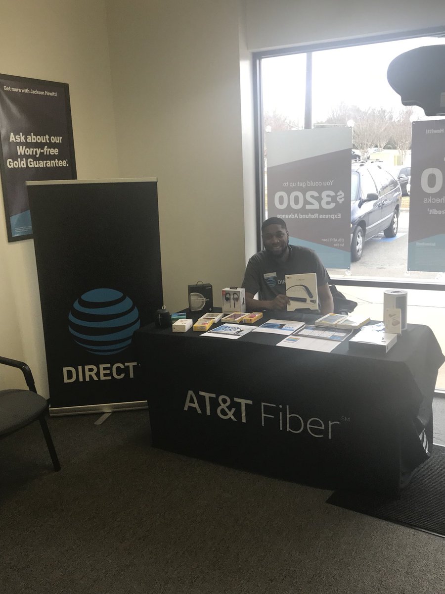 theShoppesLC's tweet photo. Jackson Hewitt Tax Office!!! It’s that time of the year. Let’s get it!!  #goinglocal @theShoppesLC @harris_1128 @MidAtlantic1860 @teamgrayT @404girl @clark_carlise https://t.co/u9e1w4nomW