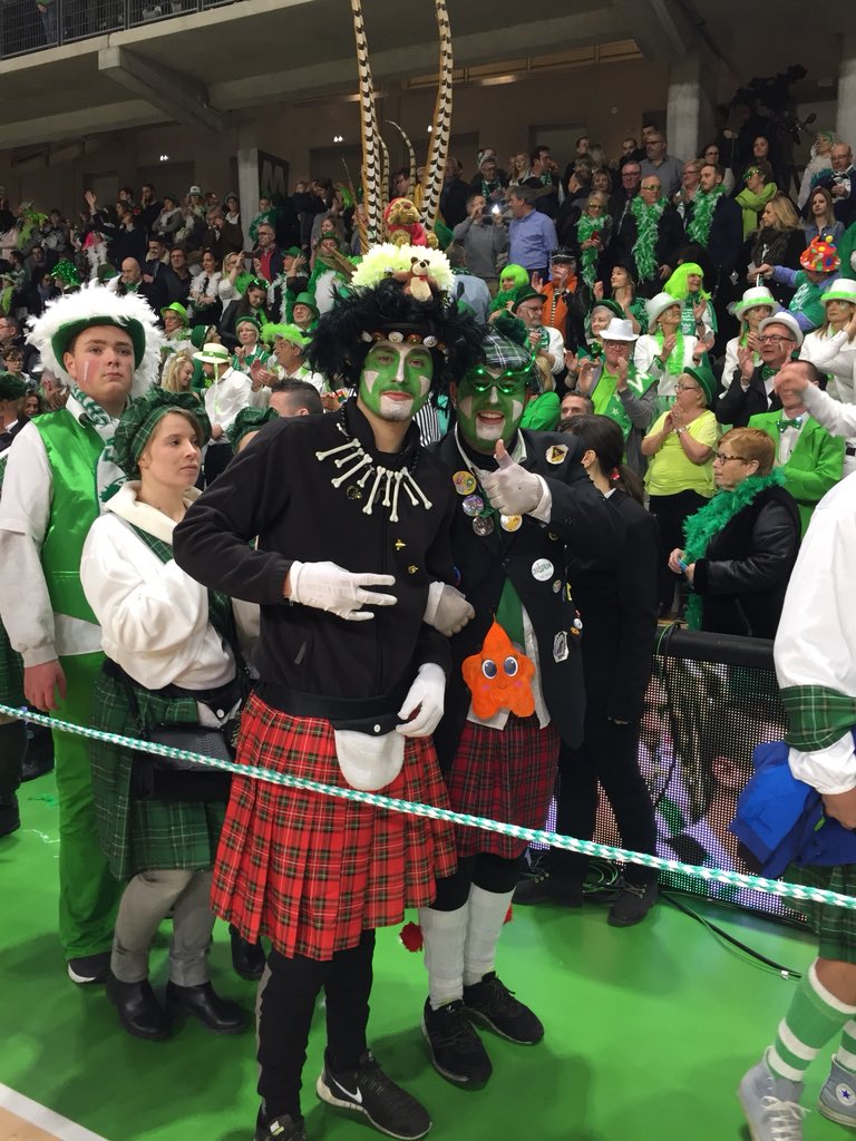 ESSMbasket's tweet photo. #CarnavalESSM https://t.co/NeeYJlzadR
