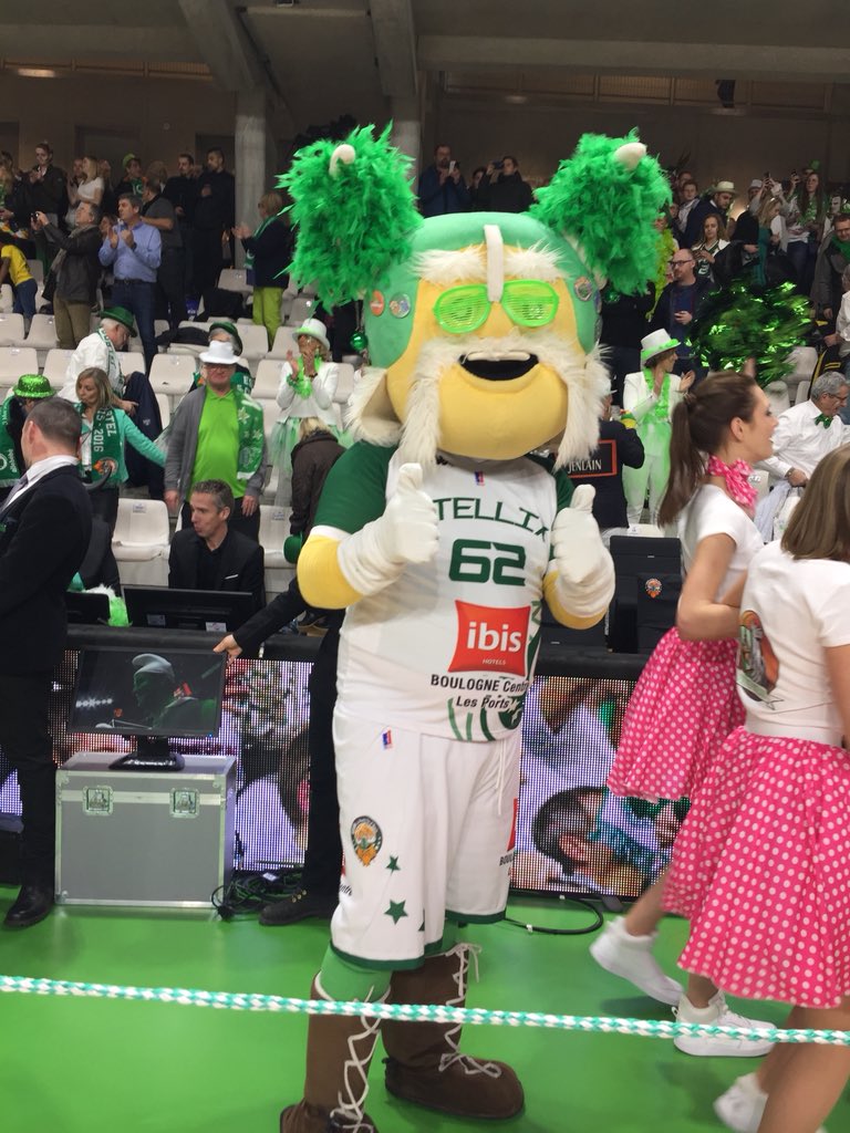 ESSMbasket's tweet photo. #CarnavalESSM https://t.co/5be77K4F6n