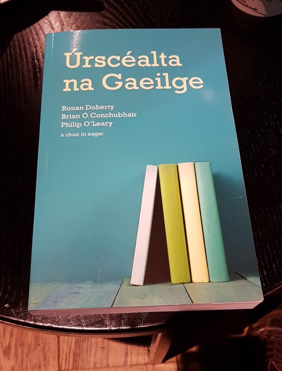 ronan_doherty's tweet photo. Seoladh an leabhar seo a chuir @boconch1, Philip O'Leary agus mé féin in eagar ag Scoil Gheimhridh Merriman inniu. Buíochas leis an fhoilsitheoir @CloIarChonnacht. Léigí é, pléigí é agus easaontaígí linn! https://t.co/zYpTbTNee6