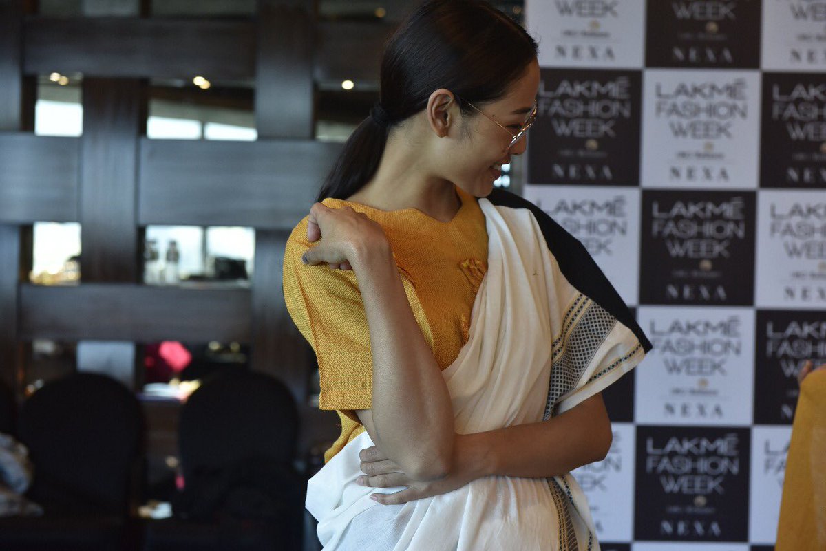 LakmeFashionWk's tweet photo. .@Ushasilai - a thoughtful effort towards empowerment of rural women and to create sustainable clothing in collaboration with - Sreejith Jeevan, @AmrichDesigns, Soham Dave and Sayantan Sarkar. #ReimagineFashion #MakeFashionGood @UshaIntl https://t.co/SdaoC6jjD5