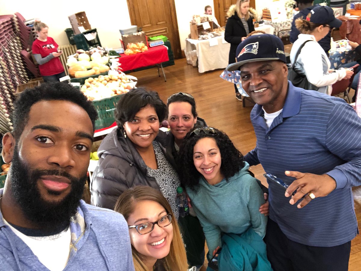 AJCampbellMA's tweet photo. First @DorchesterWFM of the Season! Every Saturday from 10-1 at Codman Square’s Great Hall. Come get your fresh veggies and local goods. #bospoli #dorchester https://t.co/dLyhPW1o1V