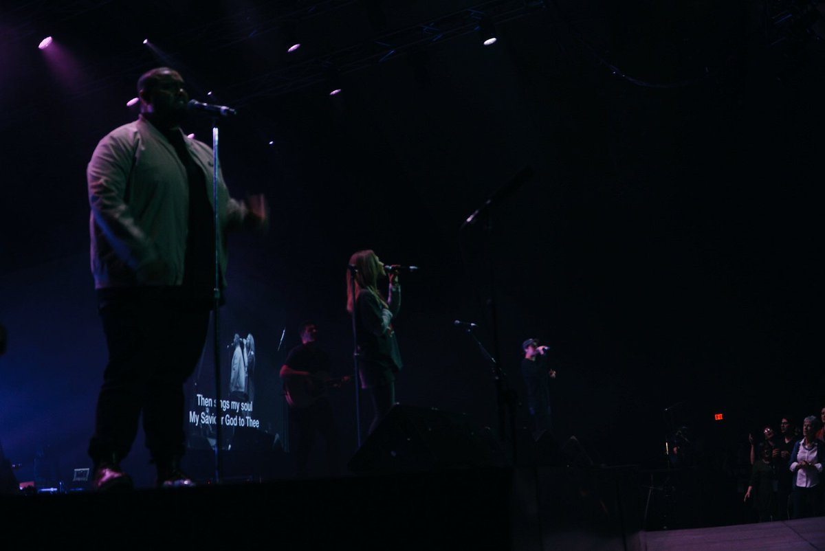 powertochange's tweet photo. An amazing time last night at the opening of the @breakforthone conference! We had worship by @hillsongworship and @israelhoughton pastor @alberttate preaching the word, and comedians @MattFalkComedy and @BobStromberg #BFONE18 https://t.co/n53QOmamIV