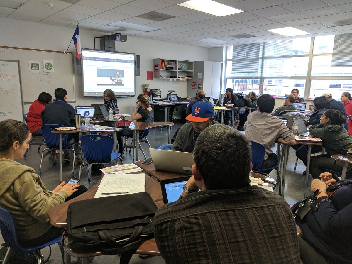 sciencelabgirl's tweet photo. With @JohnAmenson sharing how to manage a digital classroom during #powerupsuperSaturday #HISDPowerUp #hisdinstech @TechAcosta https://t.co/ESV7SYLdrm
