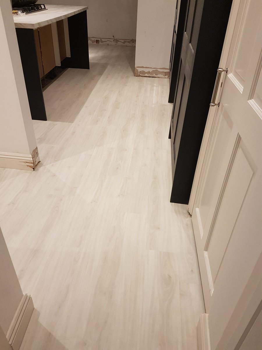 DW_Flooring's tweet photo. @neobofloors #cygnetwhite on @FBallUK #f46 on #stopgap700 on @HansonPlywood #sp101 screwed down to chipboard..... winning combination #Broadstairs https://t.co/77178RX3dX