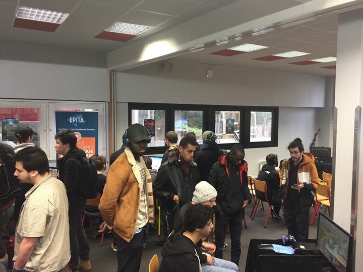 EPITA's tweet photo. Le "https://t.co/S58T7k9GPP Super Smash Bros 4 Tournament" réunit + de 120 joueurs, dont le Top 10 Français et le N°10 mondial sur notre campus #Cycom 🎮 https://t.co/qHMSqD0HN7