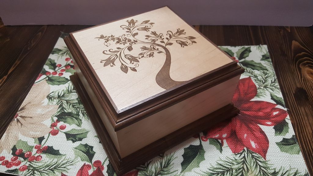 SSquaredCrafts's tweet image. It has been a while since I mentioned the Keepsake boxes I was working on.  This is one of the four I completed.  It is made from maple and walnut.