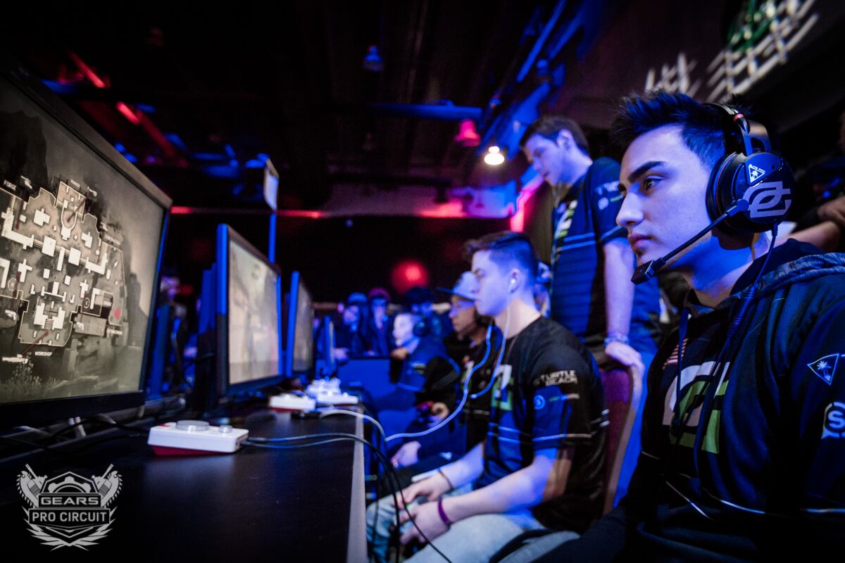 Off-stream, @OpTicGaming get off to a flying start on the 2nd day here at #GearsMX. They lead <a href="/eye4esports/">Eye 4 Esports</a> 1-0 after a 7-0 first match victory.

You can keep up to date with all the action on and off-stream here: gearsofwar.com/en-us/esports/…