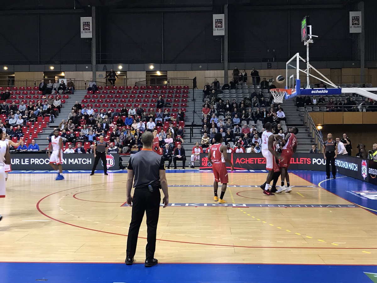 JejayLH's tweet photo. Saint Thomas Basket - Saint Chamond Tous derrière #STHO 💪🏾 ! Go Go Go @stblehavre 🔥🔥🔥Un petit coucou aux fervents supporters @agnesfirmin et @vanessa_leroy 👋 https://t.co/DY3uF6oFTd
