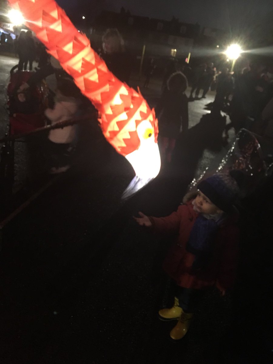 leepster's tweet photo. Feeding giant flamingos. Fantastic foxes under bright pink flowers.. Saturday night in #ThorntonHeath. #THLF #croydon #Local https://t.co/B3H4IdJBdB