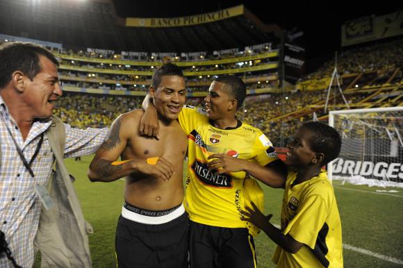 SE ACABÓ LA NOVELA ll (VIDEO) Michael Arroyo presentado oficialmente en BSC ecuagol.com/ecuagol/?n=118… … … … …