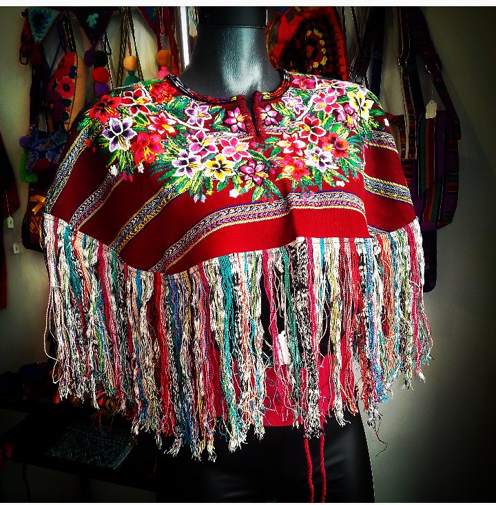 catedralboutiq's tweet photo. Ponte a la moda con un estilo único y luce originalmente mexicana con esta capa mañanita de Chiapas
#modamexicana #hechoenmexico #catedralboutique #artesanosmexicanos https://t.co/DWrY67Nlvk