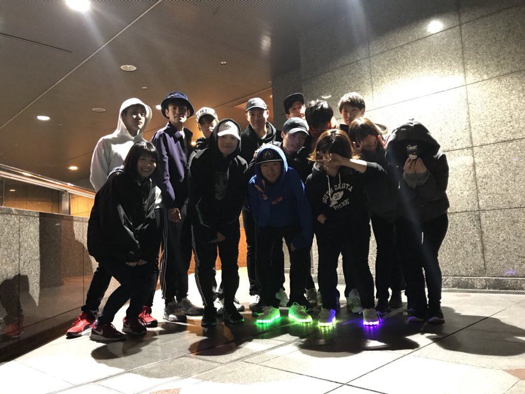 Cutting Shapes練習会 1/27 at OCAT

月に一回OCATをシェイパーで埋め尽くす会。クセがすごい！！
各々踊るやつ、喋るやつ、靴光るやつ、メルボルン踊るやつ、刮目するやつ

今回も楽しい練習会でした。
また来月会いましょう🕺🕺