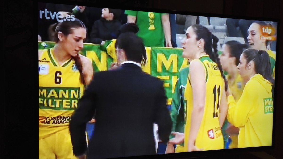 TaruTT5's tweet photo. Tomaaaa!!! Felicidades @STCBaloncesto !! Se veia claro q la segunda parte era nuestra! 😜 #unomas #missinverguenzas #victoriaa https://t.co/1lhtUjJ579