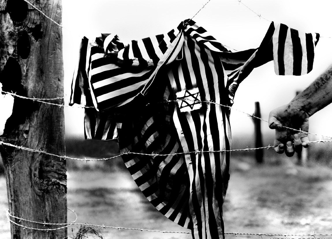 Aleph_147's tweet photo. Recordamos la Shoah con dolor. Con dolor también recordamos a los masones, homosexuales, gitanos, republicanos españoles, disidentes políticos, y a todos aquellos que murieron asesinados en los campos genocidas del regimen nazi y de sus gobiernos amigos #Shoah #masoneria #nazismo https://t.co/M67D4saEK1