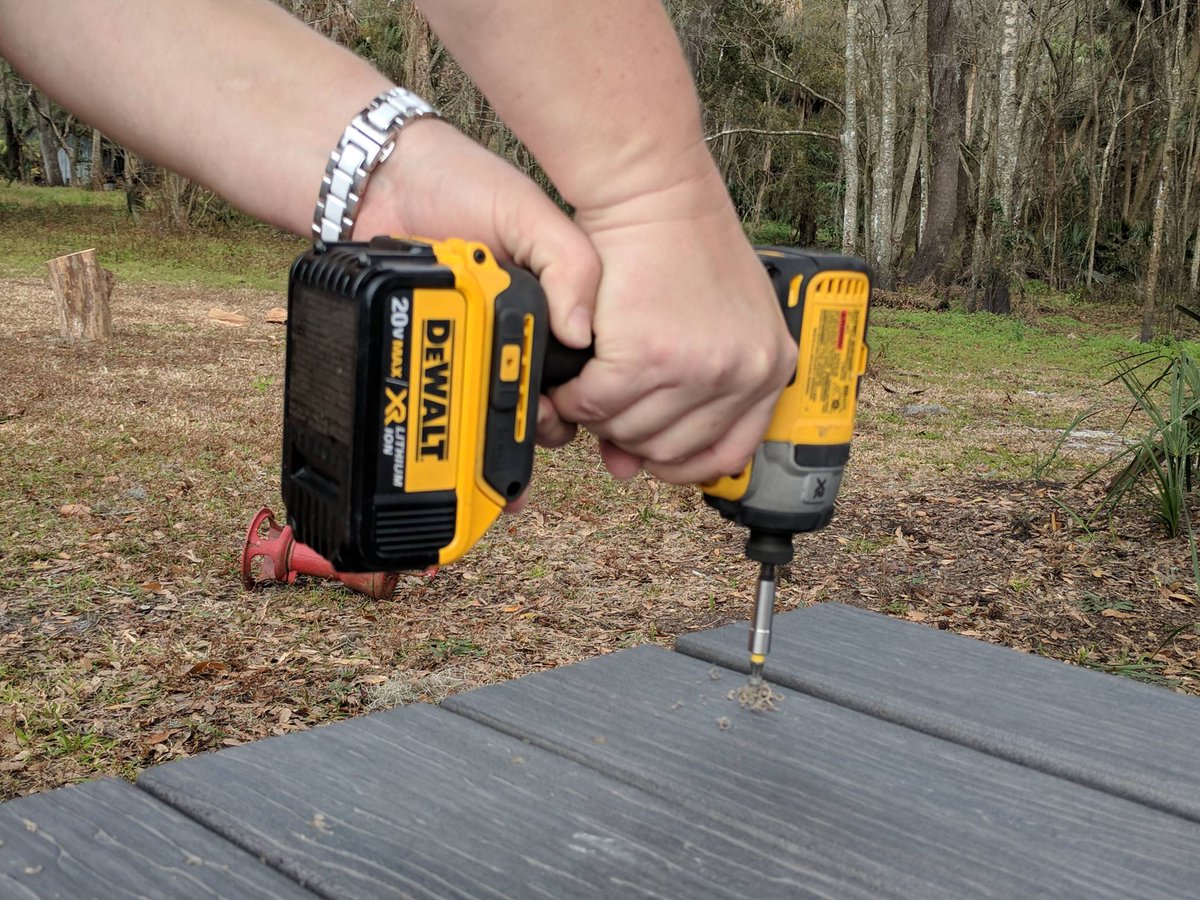 ShopToolReviews's tweet image. Installing some @MSDecking for a porch, decking, and well pump house. Easy to cut and easy to install, lasts 25+ years. Running deck screws in with the @DEWALTtough DCF887 impact. #moistureshield #decking #dewalttough #weekendwork