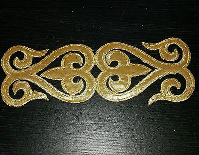 Sausruqo's tweet photo. Gold embroidery patch lace applique venise dress #Irish #Celtic dance costume. In addition, it's no surprise that this appears extremely similar to a #Circassian dress costume.
#BlackSea
#Ireland
#Kavkaz
#Caucasus
#NorthCaucasus
#Circaesir
#Circassia
#CircassianCircle https://t.co/jYls8qDUix