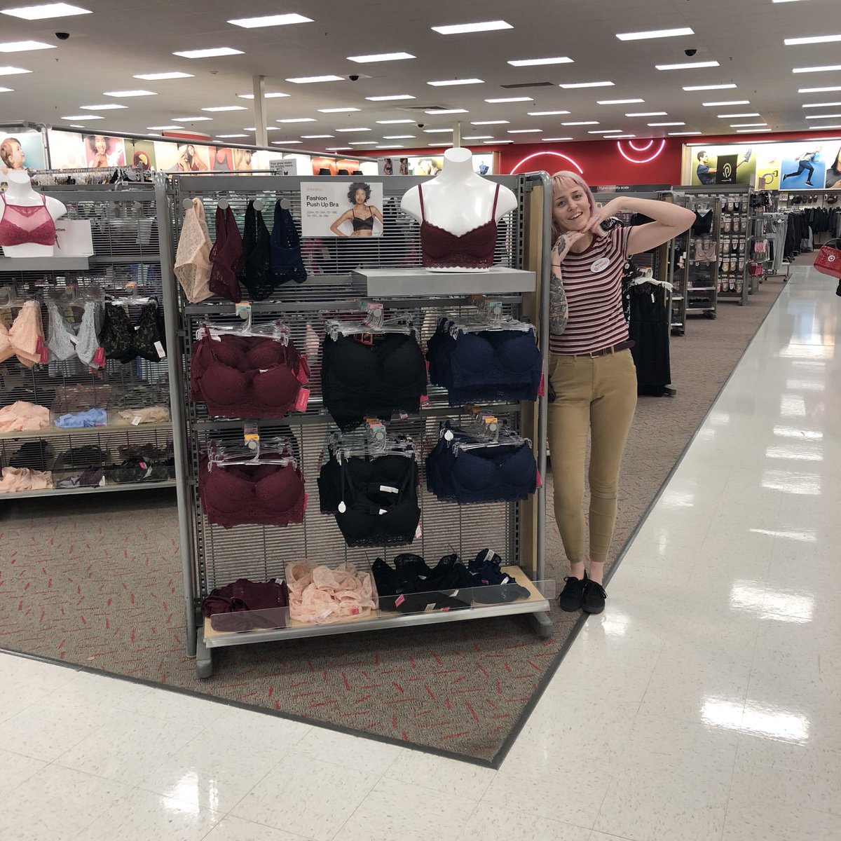 Look out! 1848 is on #LingerieWatch2018 #LingerBAE #ApparelAndAccessories
Way to go @mariahvmtl it looks 🔥🔥