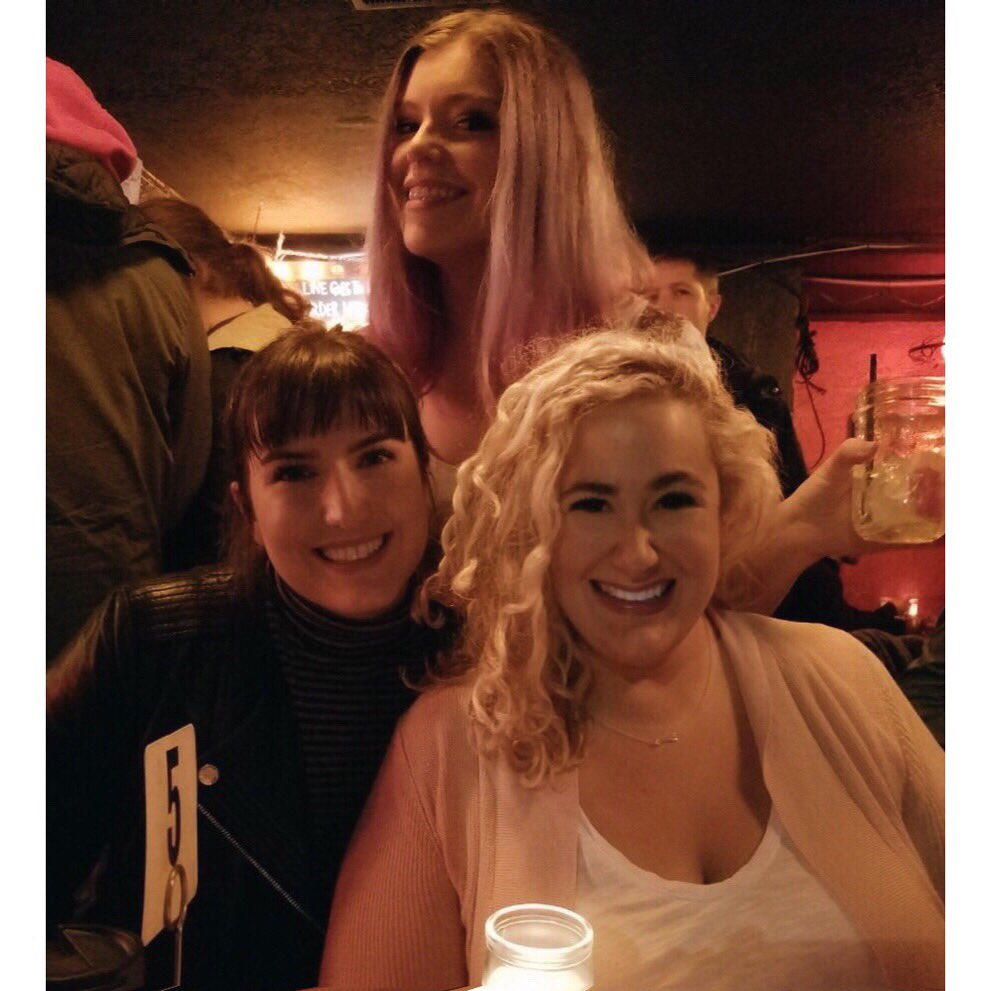 WinTheDay848's tweet photo. It was great catching up with these awesome women last night! 💕 📸: @jamierodgers88 
.
#happyhour #fridaymood #friyay #theyrethebest #swiftlounge #friday #pdx #selfie #wecute https://t.co/PnhbHtlrFj