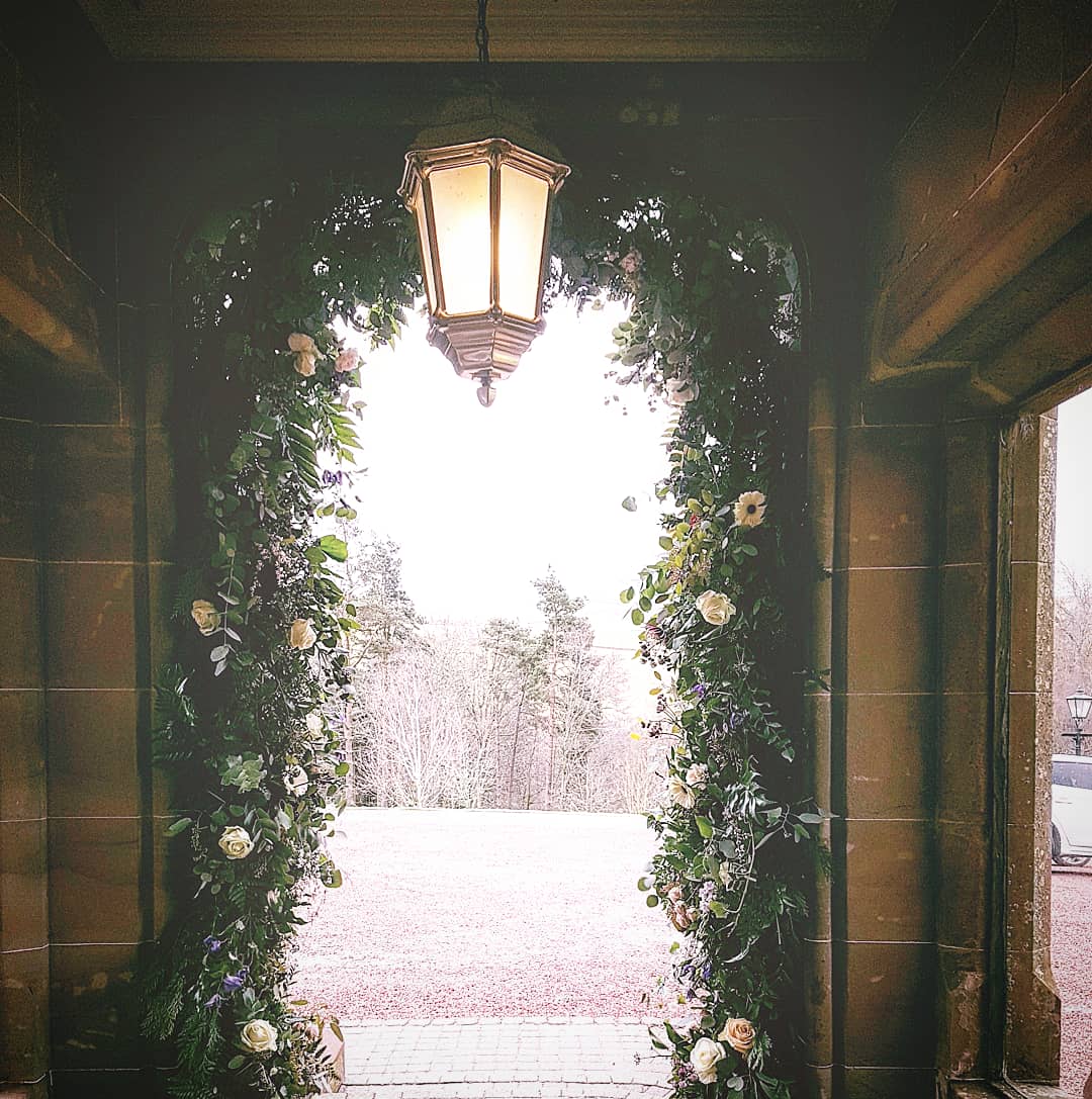 Today's wedding arch ♡
#wedding #floristry #weddingday