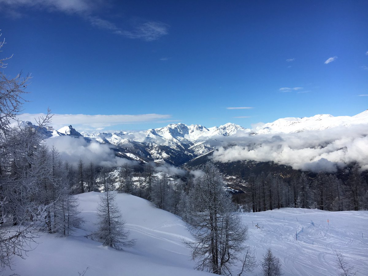 PeldonRose's tweet photo. Congratulations to our ski prize winners! Fantastic day skiing today with everyone β·πβ·π #PeldonRose #skiing #workmates https://t.co/w8jEezPA5N