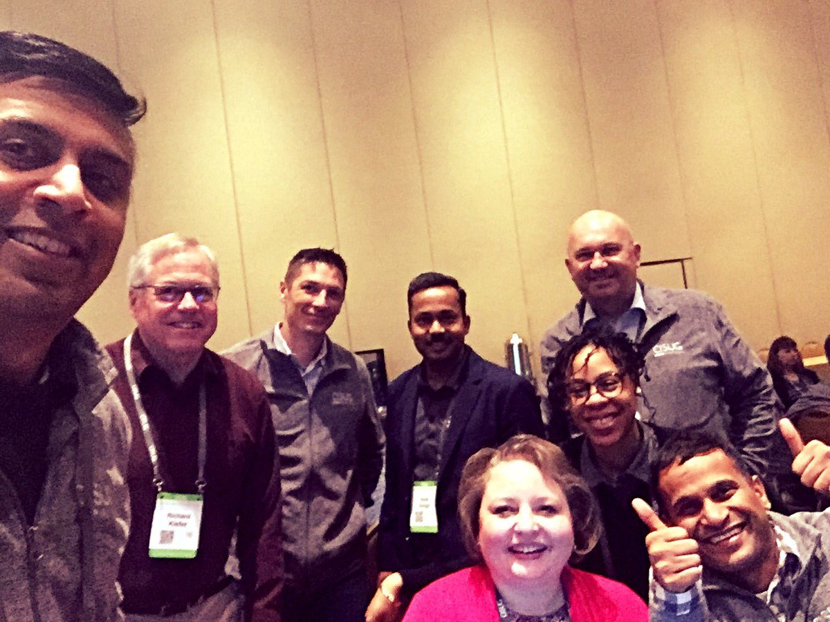 anjanettew's tweet photo. @ASUG_CM is a handsome group #ASUGVolMtg #selfie #volunteersgetitdone https://t.co/Mc4MrsHUfP