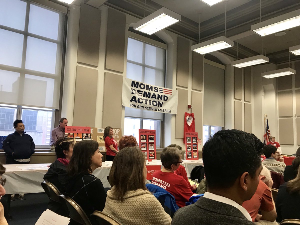 CMLandsman's tweet photo. #ExpectUs to stand with @MomsDemand as they work to end gun violence and promote common sense gun safety in our communities and across the nation. I am proud to support this fantastic organization as they celebrate their 5th year! https://t.co/EroBvs0EOv