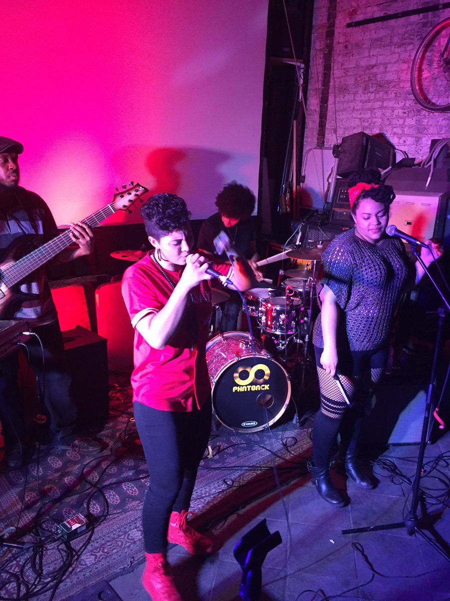 PHATBACKmusic's tweet photo. Big love to our #Phatphans ! ThnkU for rippin it w us last night! Ya'll were LOUD🙌🏽 #PHATBACK tore the place! 📸: Shyann https://t.co/carXlfBMrp