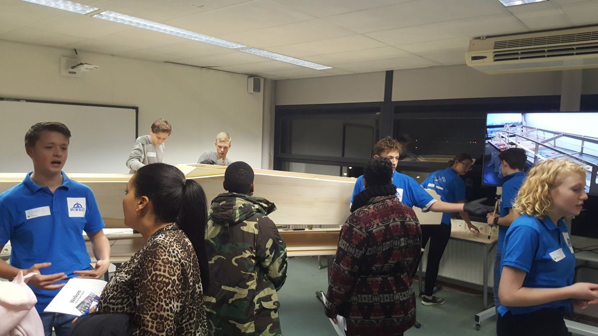 DaltonBluesHP's tweet photo. @DaltonBluesHP heeft bij de opendagen gestaan van het Helen Parkhurst. Er waren veel enthousiaste bezoekers komen kijken bij ons project! #dimensio #rabobank #maars #helenparkhurst #caci #dpp #roc #duosport #teefactory #thermen #immensum #mercier #zonel #almeredezeweek #avenda https://t.co/gWPUkLlnrs