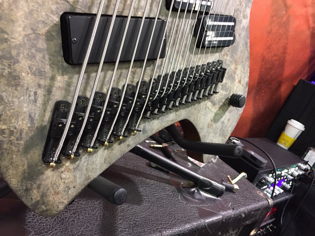 出た！ 18弦ギター？ ベース？ #Ormsby #NAMM2018