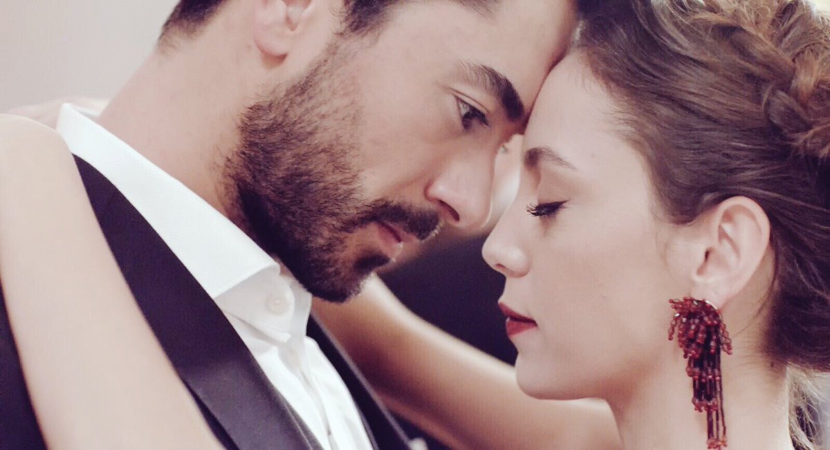 eylula1996's tweet photo. وإذا العيونُ تحدثت بلغاتها
قالت مقالًا لم يقلهُ خطيب♥️
#KalpAtışı 
#ÖyküKarayel 
#GökhanAlkan 
#GökÖy 
#AlEy https://t.co/IB77fTFqm7