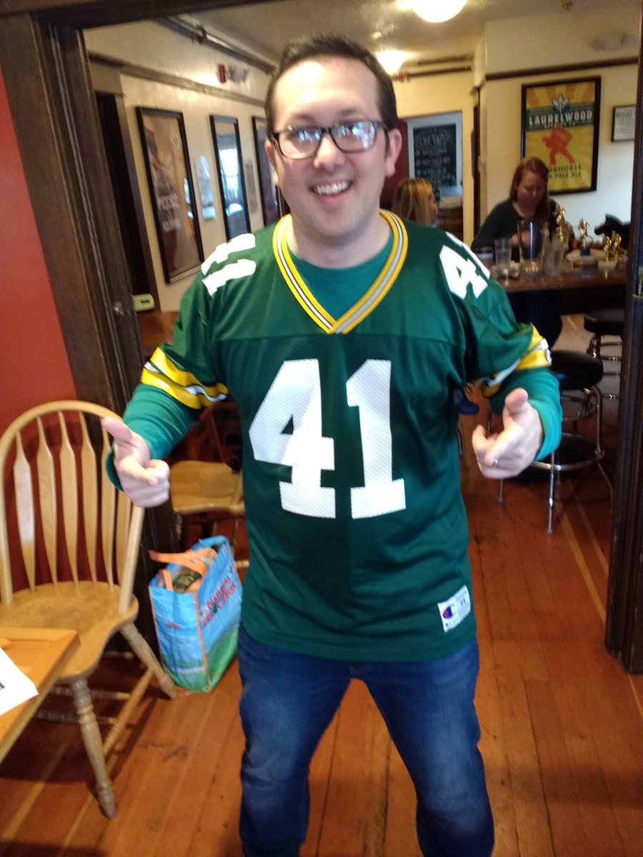 PortlandTecmo's tweet image. Rockin my #TecmoSuperBowl ball HAWK jersey to shout out @TundraBowl