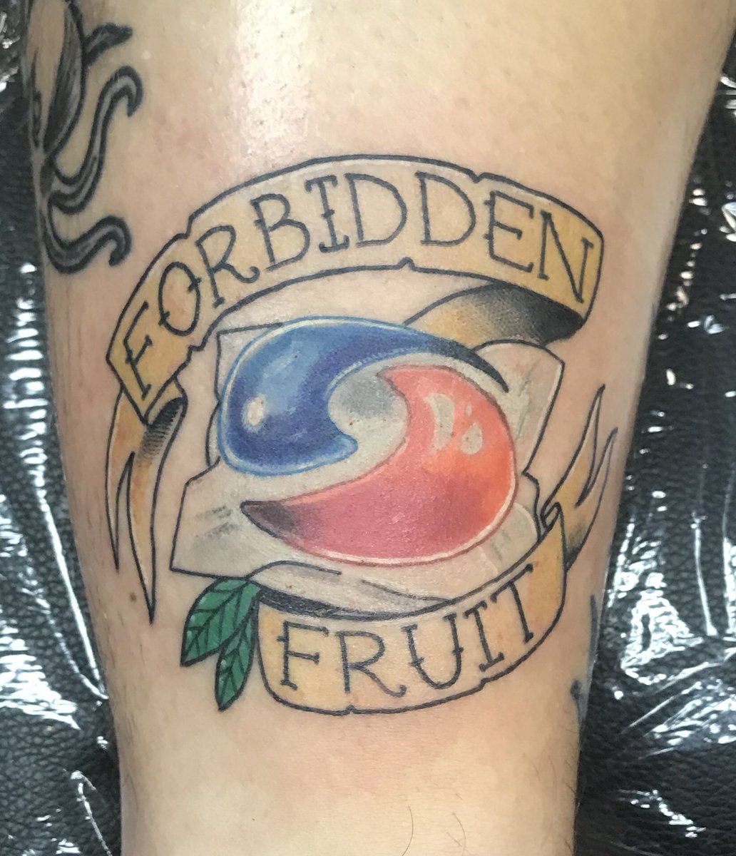 jboogiestwitch's tweet photo. So I guess I should lay claim to the tide pod tattoo that says forbidden fruit... cropped and i cropped photos. FYI I’m stupid enough to get the tattoo, but i haven’t eaten one. #tidepod #tidepodtattoo #forbiddenfruit https://t.co/hGYGuRBOtI