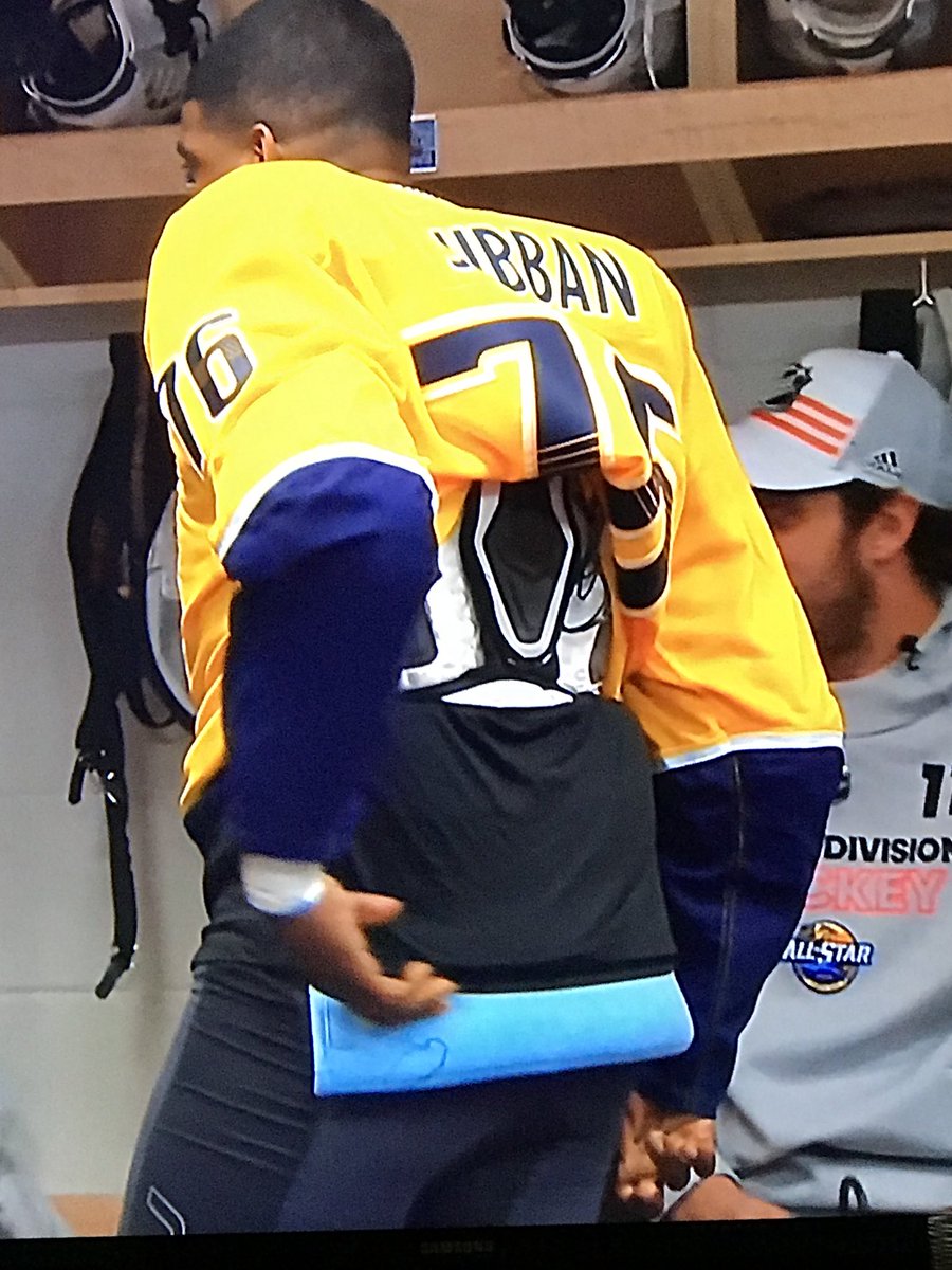 Subbaniacs's tweet image. Jersey stuck there @PKSubban1 ?😂