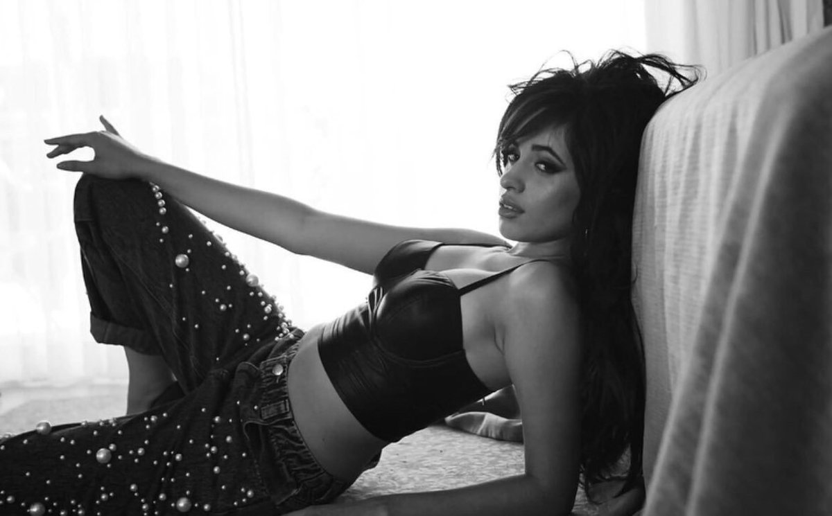 CamiIaVoteStats's tweet photo. #CamilaCabello #BestSoloBreakout #iHeartAwards https://t.co/qT0wODRT2R