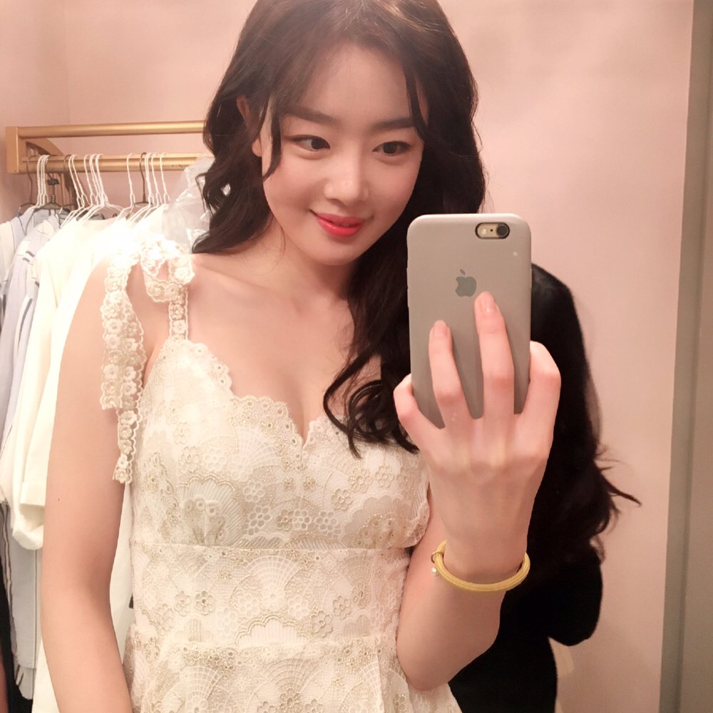 Secret_BR's tweet photo. [#SUNSTAGRAM] 27.01.18 shh_daily

"💋" https://t.co/C96AHx8yf3