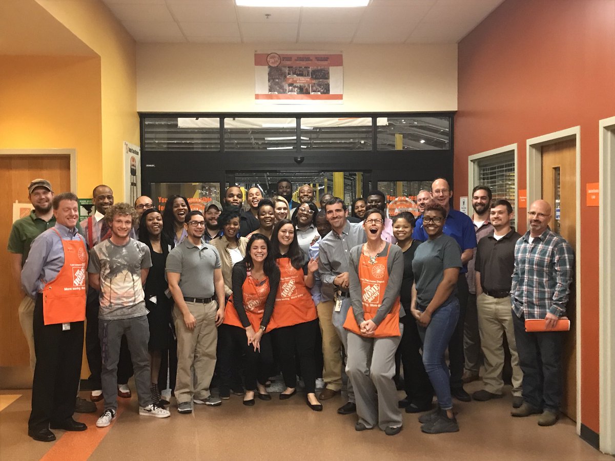 Brandi_Mathis84's tweet photo. Q4 Growth & Development Workshop! Building the Right Reputation & Personal Branding! #knowledgedepot @rdc5085 @markmelone11 @PaulBTHD https://t.co/5nyXzZfUBM