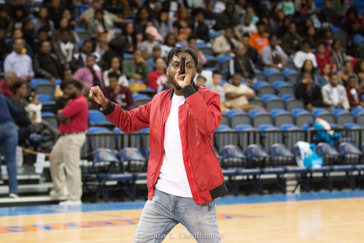 Troubled_Empire's tweet photo. Our @MallyMal214 @BlueBynum & @_DJWake Put On A Special Half Time Show Tonight At VSUβs Televised π Game βΌοΈ Recap Coming Soon π #WSY90 https://t.co/9hcO1BTuUS