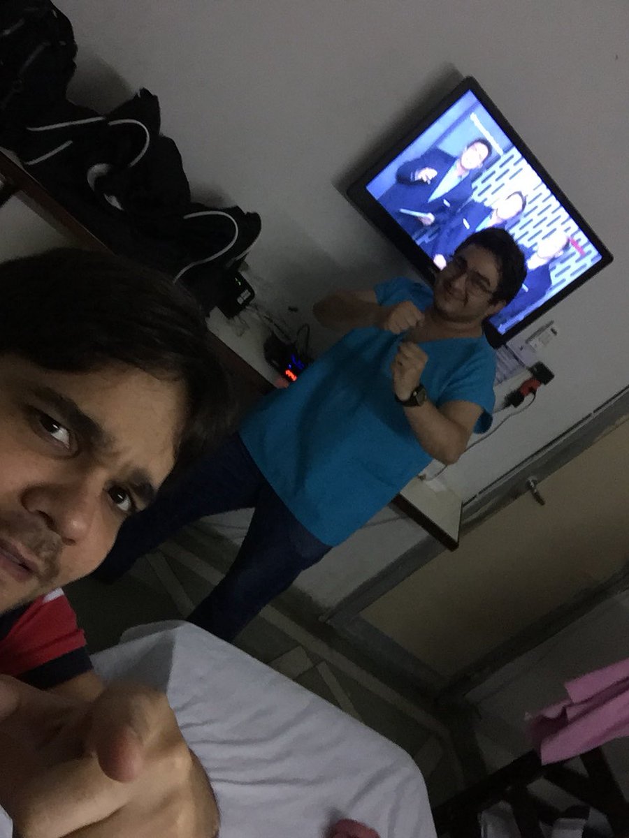 Aqui na Emergência, entre um atendimento e outro!!! Simbora vencer a primeira de 2018 Brasil #JacareNoCombate  @canalCombate