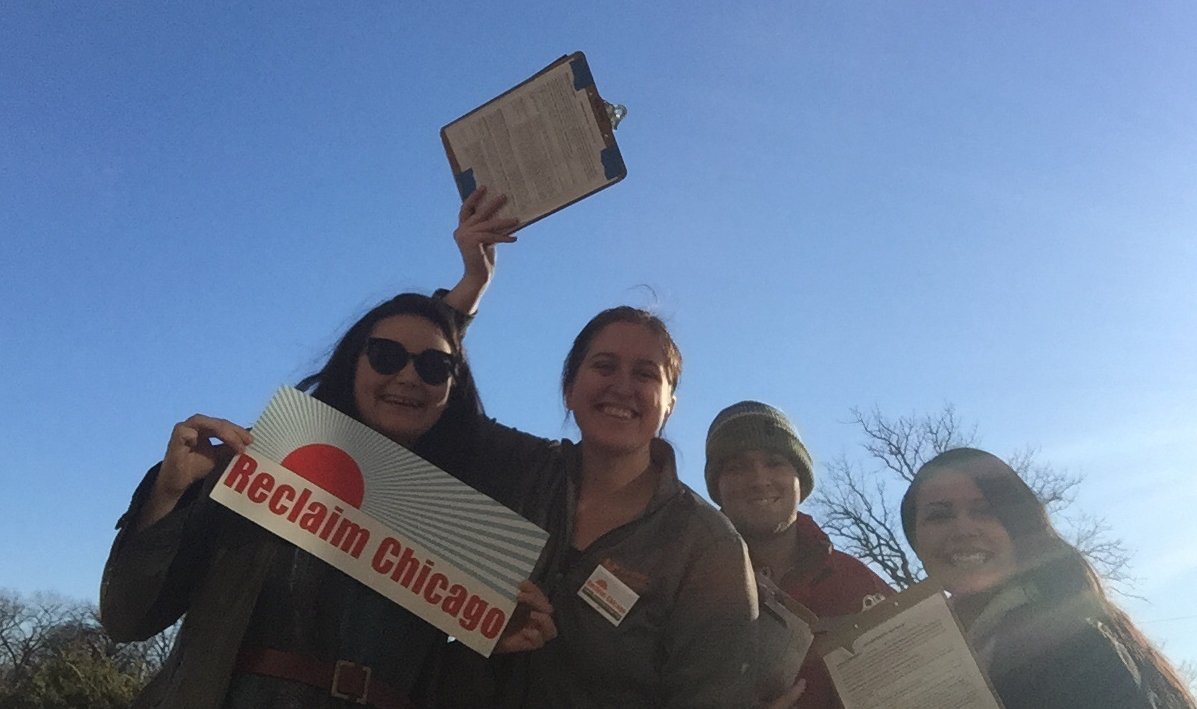 ReclaimTheBurbs's tweet photo. More Reclaim SW and Reclaim Chicago leaders getting out and talking with folks about what they need to make this state one we are proud of! #ReclaimSW #ReclaimChicago #ThePeoplesLobby #MarieNewman #DanLipinskiMustGo #DanielBiss https://t.co/8fN2hu7KEF