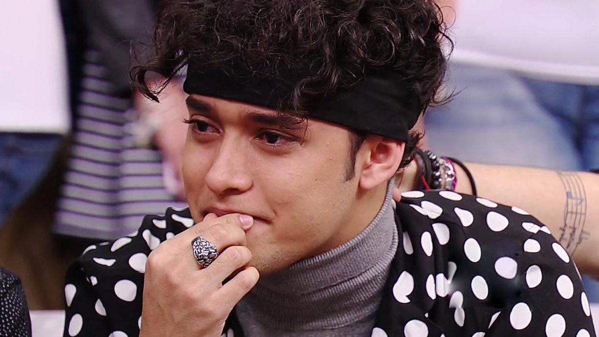 jnkliam's tweet photo. @jetpsgheart @CNCOmusic @cncodaily @teamcncobr @CNCOnTour @CNCOwnersGA @itsjoelpimentel @ErickBrianColon @christophervele @lumnayofficial @zabdiel1344 @JoelPimentelBra @cncomusicbr @cncoinfobr @CncownersBR @JobdielBrasil me encanta mucho ese nenem y quiero abrazarlo, mira la carita, ay mi dios que precioso, ESE CHICO AQUI SALVO MI VIDA Y EL MUNDO NECESITA SABER DISSO, UN VERDADERO SUPER HEROI DE LA VIDA REAL #CNCO #BestBoyBand #iHeartAwards https://t.co/kfOmPdX5DJ