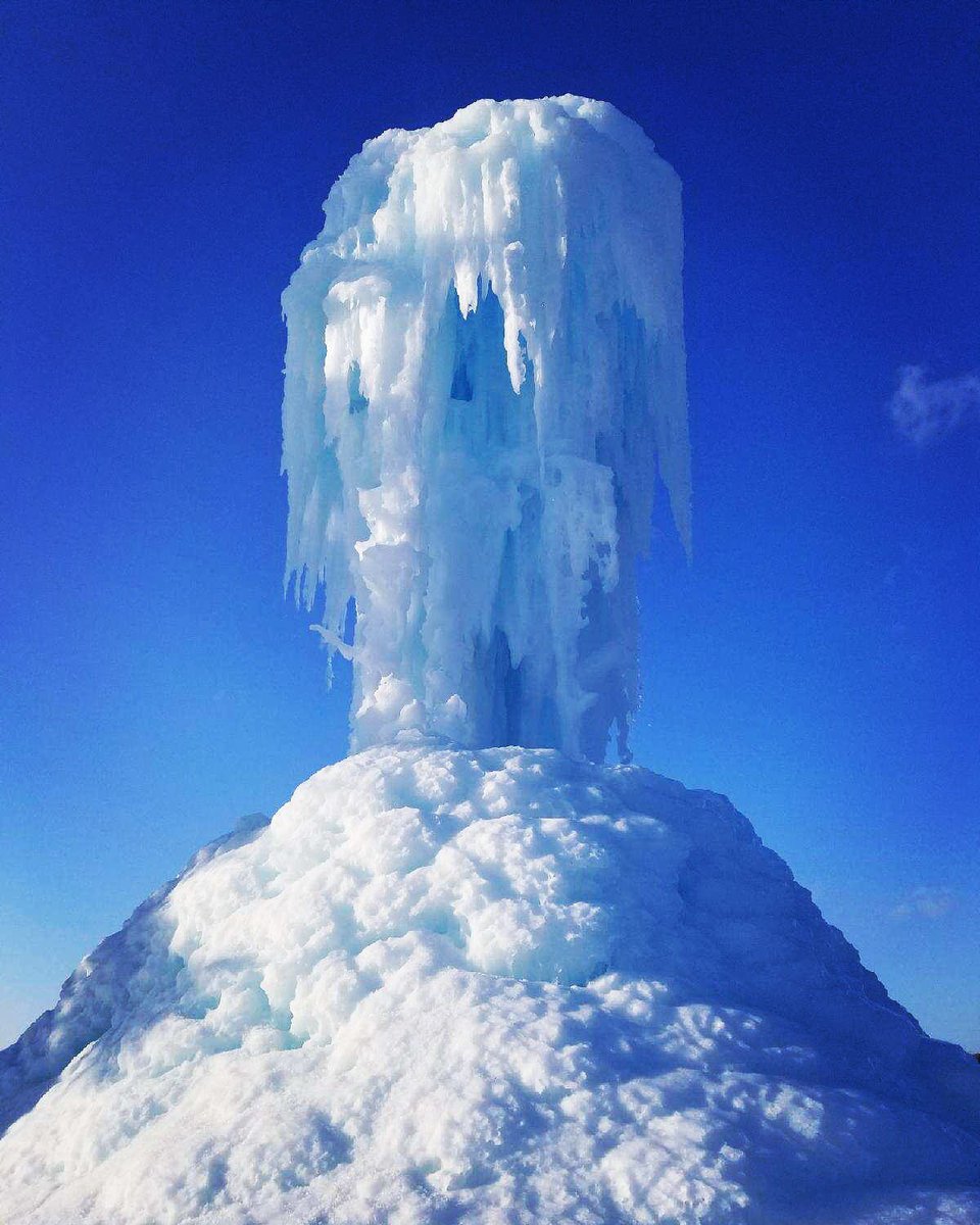 grateful_meg's tweet photo. Bumming around Boyne this weekend #ice #michigan https://t.co/BG9MTDuLSk