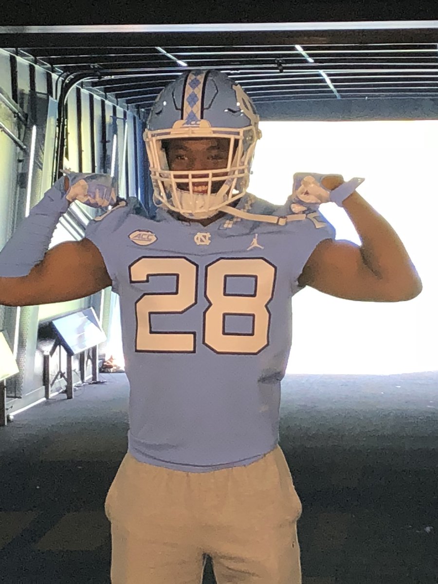 GldLionFootball's tweet photo. UNC JR Day @_JScott5 @Dodavis28 @J_hollifield24 https://t.co/THRXKwNwpQ