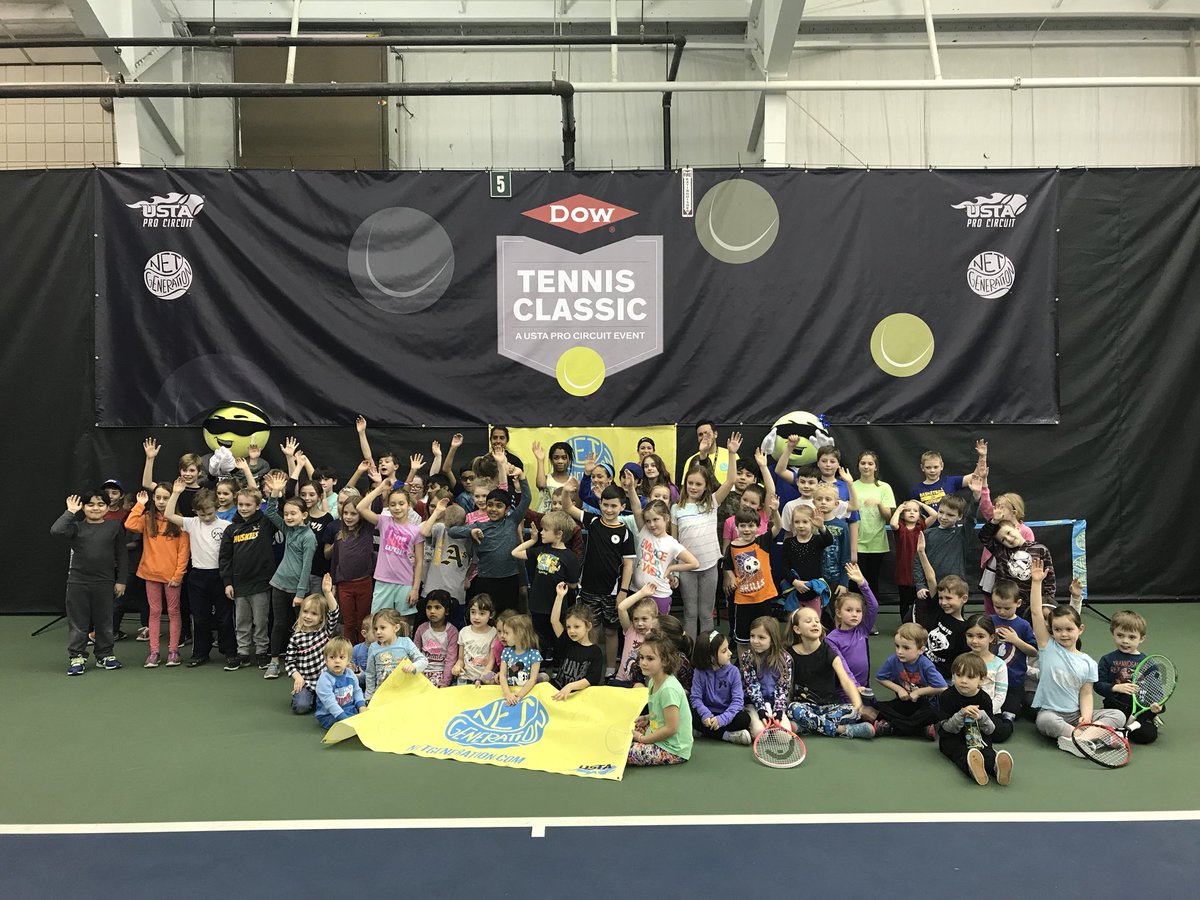 TennisRepMI's tweet photo. Net Generation Kids Day! #netgenerationkidsday #netgeneration #dowtennisclassic #wta https://t.co/QNciLXNNE7